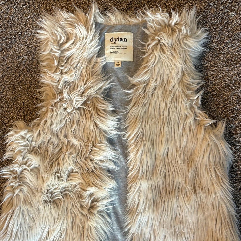 Dylan Shaggy Faux Fur Vest in Cream Women’s M - Picture 3 of 11